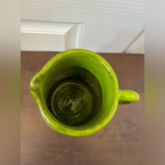 Peasant Village Vtg Italian Pitcher Glazed Avocado Green Signed 8” Vase, 36 OZ - Picture 3 of 10